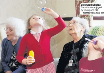  ?? 190118crof­theadcare_003 ?? Blowing bubbles The visits are enjoyed by young and old