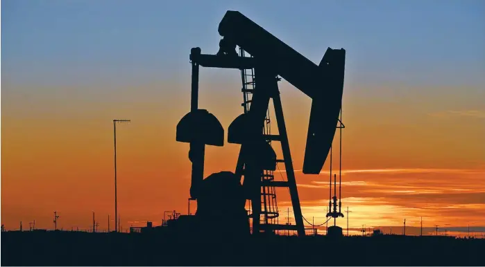  ?? REUTERS ?? El directivo de la petrolera española dice que es “ilógico” hacer gasto fuerte a largo plazo en el ramo.