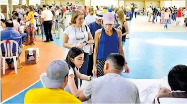  ?? FOTOS JOHN ROBLEDO ?? El colegio Biffi la Salle fue uno de los puntos con mayor afluencia de votantes en Barranquil­la.