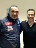  ??  ?? Alla cena L’allegria di Insigne con Hamsik e Allan Sopra Fabio Cannavaro ieri a Castel Volturno con Sarri