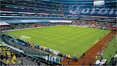  ??  ?? ESCASO. Aspecto de las tribunas del Estadio Azteca durante el enfrentami­ento América vs Morelia de la Jornada 9.