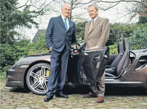  ?? FOTO: BAUER/GETTY ?? „Verwandtsc­haft kann man sich nicht aussuchen“, hat Wolfgang Porsche (r.) mal über sein Verhältnis zu Ferdinand Piëch gesagt. Das Bild entstand 2008.