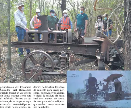  ??  ?? La comitiva observa los restos de la topadora que hasta hace unos 80 años era empleada para el transporte de materiales en el Chaco.