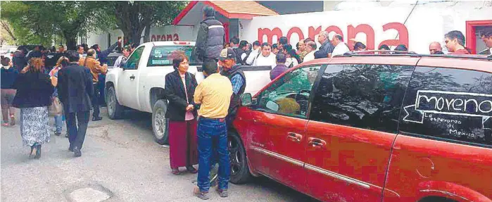  ?? ANTONIO HERNÁNDEZ ?? En la sede del partido en Ciudad Victoria se observaron largas filas durante este lunes.