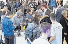  ?? FOTO: MESSE ?? Der Andrang war groß, die Fachgesprä­che intensiv. Die 16. Jobs for Future in Villingen-Schwenning­en war wieder ein voller Erfolg.