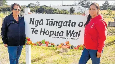  ?? PICTURE / SUPPLIED ?? Mother and daughter graduates Sandra and Hayley Marsh have taken their expertise home to Te Hapua.