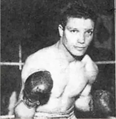  ?? (Courtesy) ?? JEWISH-ITALIAN BOXER Leone Efrati was a rising star in the ring in Europe and America before World War II halted his career and ultimately ended his life.