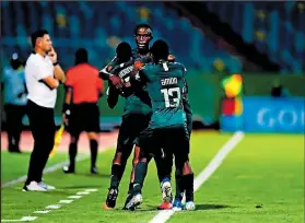  ??  ?? En el primer duelo del Grupo A, la selección de Nigeria ganó 4-2 a Hungría.