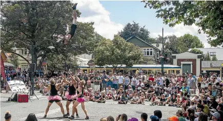  ?? PHOTO: STACY SQUIRES/STUFF ?? Buskers perform in Christchur­ch in 2018. Are they innovative enough for the new city?