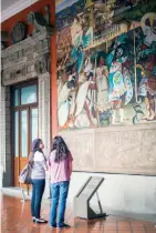  ??  ?? Diego Rivera intervino Palacio Nacional en 1929.