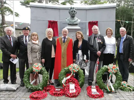  ??  ?? Rory Browne, the Irish Guards Associatio­n; John Fowler, Commodore John Barry Branch of the ONE; Collette Collins, Royal Munster Fusiliers Associatio­n; Angela Laffan, District Manager; Cllr Frank Staples, Mayor of Wexford; Dr Mary Greene, great grand...