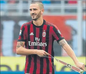  ??  ?? Bonucci no renuncia a su capitanía El central desmintió las informacio­nes