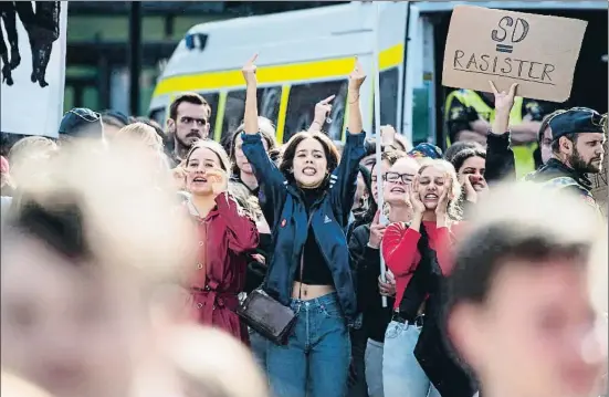  ?? JOHAN NILSSON / EFE ?? Manifestac­ió ahir a Malmö contra el candidat de Demòcrates de Suècia, l’ultra Jimmie Åkesson