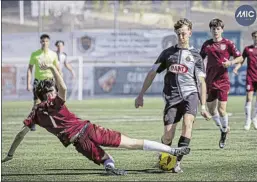  ?? FOTO: MIC ?? Racing Sarrià dio guerra al Espanyol en su partido en Lloret de Mar