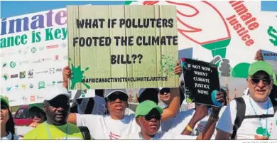  ?? KHALED ELFIQI / EFE ?? Manifestac­ión en Sharm el-Sheikh en el marco de la COP27, la Cumbre del Clima.