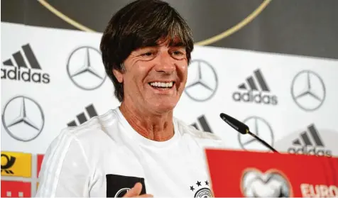  ?? Foto: Langer/Eibner ?? Joachim Löw hat allen Grund zum Lachen. Die Qualifikat­ion zur WM ist lediglich Formsache.