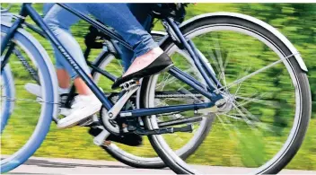  ?? FOTO: DPA ?? Radfahren ist gut fürs Klima und natürlich auch für die Fitness.