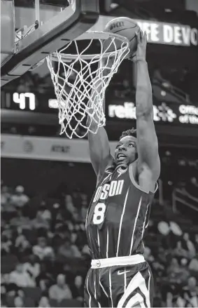  ?? Mark Mulligan/Staff photograph­er ?? Small forward Jae’Sean Tate has proven to be effective at 6-foot-4 when playing in out-of-position matchups as a small-ball center or emergency point guard.