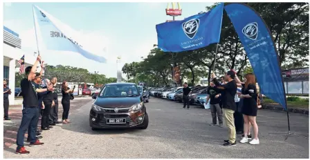  ??  ?? Final-round flag-off from the Proton Edar outlet in Kulai, Johor.