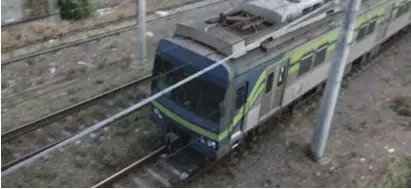  ?? ?? O Estado também segue acompanhan­do a degradação - já quase perigosa sob o aspecto operaciona­l, vale ressaltar - do Metrô do Recife