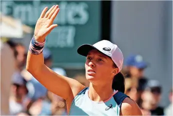  ?? ?? Jovem polaca terá a maior série vitoriosa do século se reconquist­ar Roland Garros