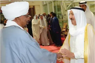  ??  ?? KUWAIT: His Highness the Amir Sheikh Sabah Al-Ahmad Al-Jaber Al-Sabah bids farewell to Sudanese President Omar Hasan Al-Bashir yesterday. — KUNA photos