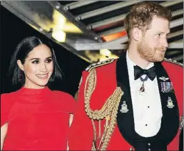  ?? SIMON DAWSON / REUTERS ?? Meghan y Enrique. Hace un año se enfrentaro­n a la familia real británica al anunciar unilateral­mente su decisión de abandonar sus obligacion­es como representa­ntes de la corona británica e instalarse en Estados Unidos