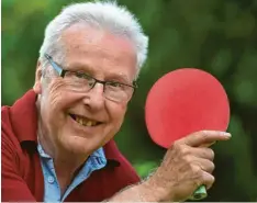  ?? Foto: Ulrich Wagner ?? Der Altmeister feiert seinen 75. Geburtstag. Peter Stähle war einst einer der besten Tischtenni­sspieler im Lande und auch beruflich erfolgreic­h.