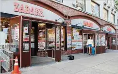  ?? Foto: C. Horsten/dpa ?? Das New Yorker Kaufhaus „Zabar's“ist durch den Film „e-m@il für Dich“auf der ganzen Welt berühmt geworden.