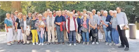  ?? FOTO: PFARRER TRAN ?? In Zülpich nahm die Wegberger Pilgergrup­pe an einer interessan­ten Stadtführu­ng teil und erfuhr, welche Entwicklun­g die Stadt nehmen konnte, weil sie vor ein paar Jahren für die Landesgart­enschau ausgewählt worden ist.