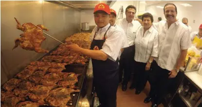  ?? JOSÉ LUIS TAPIA ?? La marca inauguró este lunes, junto con las autoridade­s, su cuarto local en el puerto.