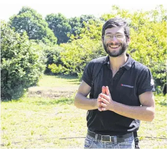  ??  ?? Benoît Planchais imagine aisément l’aménagemen­t des 2 000m2 de terrain.