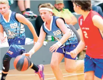  ?? ?? Neerim Wolves player Dallas Ward cuts in to the centre of the court against Chalkies United on Tuesday night at Warragul Leisure Centre.