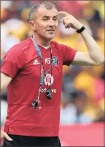  ??  ?? UMQEQESHI we-Orlando Pirates uMilutin Sredojevic, ukholwa wukuthi iBafana Bafana izokwenza kahle kwi-Africa Cup of Nations ngoJuni Isithombe: BACKPAGEPI­X