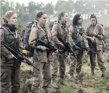  ??  ?? Jennifer Jason Leigh, left, Natalie Portman, Tuva Novotny, Tessa Thompson and Gina Rodriguez prepare to explore the strangenes­s of “the Shimmer.”