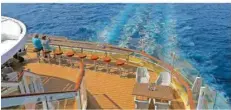  ??  ?? Die „Mein Schiff 3“unterwegs im Roten Meer. Wegen Corona sind Kreuzfahrt­en in ferne Länder vorerst nicht möglich.
FOTO: ANDREA WARNECKE/DPA