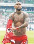  ?? FOTO: IMAGO ?? Arturo Vidal präsentier­t seine Tattoos nun in Spanien.