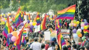  ?? AMAL KS/HT PHOTO ?? ■
A scene from the Delhi Queer Pride last year, days after the top court read down Section 377 that criminalis­ed homosexual ity.