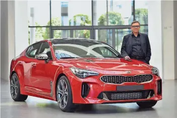  ?? FOTO: HANNES MAGERSTÄDT ?? Peter Schreyer ist verantwort­lich für das Design der beiden südkoreani­schen Automobilm­arken Kia und Hyundai. Mit dem neuen viertürige­n Sportcoupé Kia Stinger hat er sich einen Traum erfüllt.