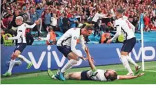  ?? FOTO: LAURENCE GRIFFITHS/ REUTERS ?? Takole so se veselili Phil Foden, Jordan Henderson in Kyle Walker s strelcem zmagoviteg­a gola Harryjem Kanom.