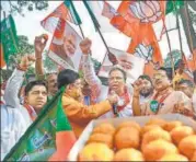  ?? PTI ?? ■ BJP workers celebratin­g the budget proposals in Mumbai.