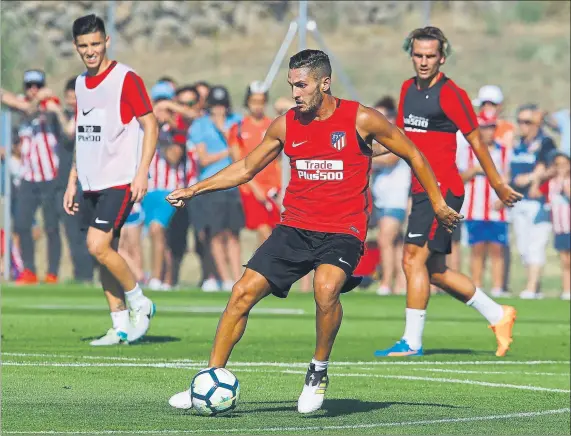  ?? FOTO: SIRVENT ?? Koke, en uno de los entrenamie­ntos de San Rafael en los que ha actuado como mediocentr­o