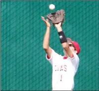  ?? MIKE BUSH/ NEWS-SENTINEL ?? Lodi left fielder Bobby Yabmuoto catches a fly ball in the top of the first.