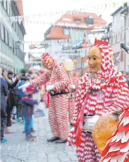  ??  ?? Die Plätzlerzu­nft Altdorf-Weingarten ist beim Umzug des VSAN-Landschaft­streffens a