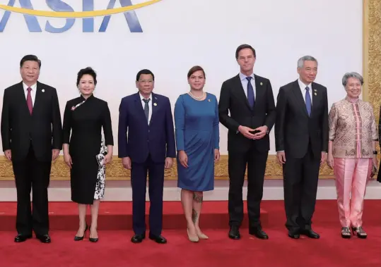 ??  ?? Chinese President Xi Jinping poses with other leaders who attended the Boao Forum for Asia Annual Conference 2018 in Boao, South China’s Hainan Province, April 10, 2018