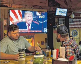  ?? FOTO: AFP ?? Per TV-Ansprache an die Nation forderte Donald Trump die opposition­ellen Demokraten auf, ihre Blockade gegen die Finanzieru­ng der Mauer aufzugeben und damit den sogenannte­n Shutdown zu beenden.