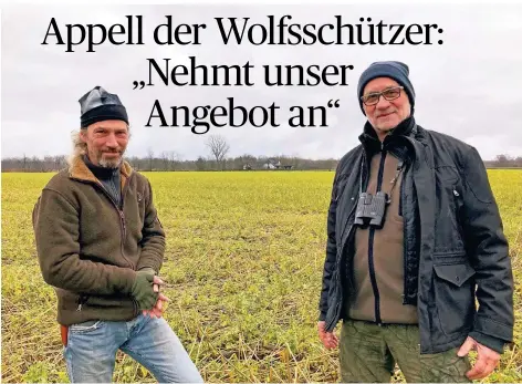  ?? RP-FOTO: ZEHRFELD ?? Wolfs-fachmann Jos de Bruin (links) und Peter Malzbender, Vorsitzend­er des Naturschut­zbundes im Kreis Wesel, im hiesigen Wolfsgebie­t.