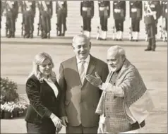  ??  ?? Prime Minister Narendra Modi with Israeli Prime Minister Benjamin Netanyahu and his wife Sara at the Rashtrapat­i Bhawan in New Delhi, January 15 AJAY AGGARWAL/HT PHOTO