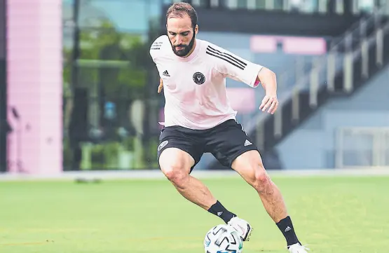  ?? Inter MIAMI ?? Gonzalo Higuaín se sumó a Inter Miami, luego de muchas temporadas en Europa; se espera mucho de Pipita