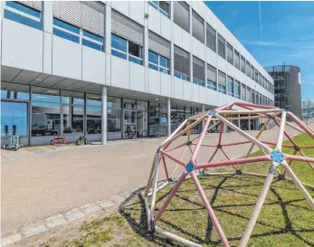  ?? FOTO: CHRISTIAN FLEMMING ?? Das Kinderhaus Ideenreich der Johanniter ist erst im vergangene­n Herbst in der Denkfabrik gestartet. Doch auch dort sind die Krippen- und Kindergart­enplätze bereits komplett belegt.